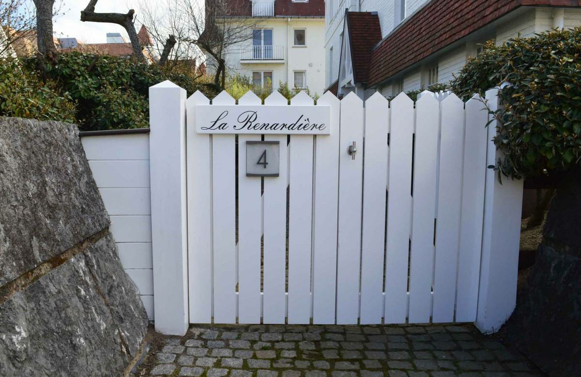 Schilder Vandenberghe - zwevezele - Gevel schilderen appartement